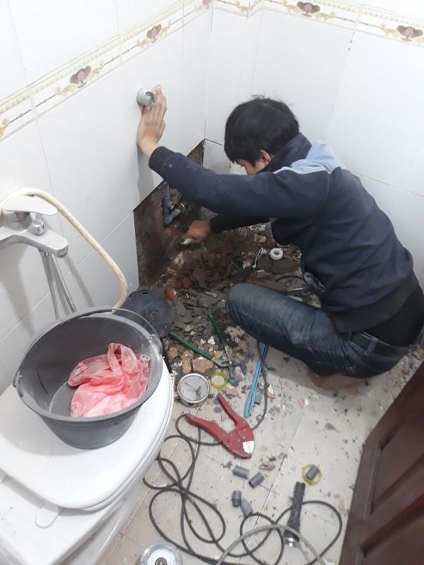 Sửa chữa đường ống nước bị bục rò rỉ tại Hải Phòng