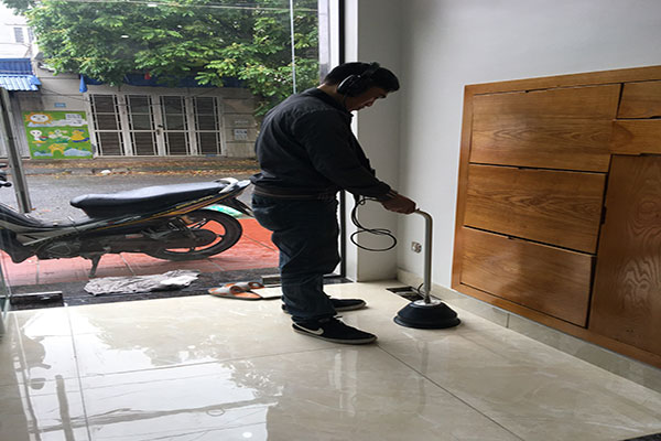 Sửa đường ống nước bị vỡ ở Thuỷ Nguyên Hải Phòng