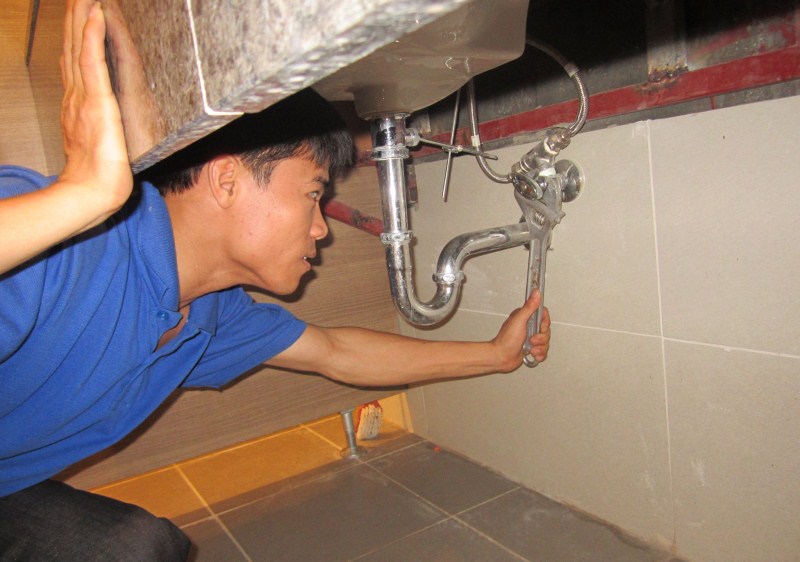 Quy trình vệ sinh đường ống nước không làm ảnh hưởng đến kết cấu công trình